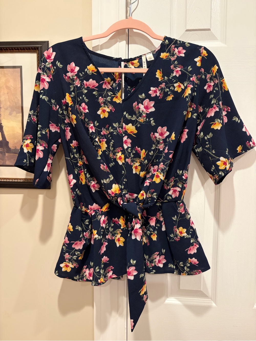 Francesca’s Floral Tie-Waist Peplum Top 🌸💐